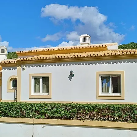 The Pinewood Βιλαμούρα